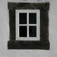Holz hat eine lange Tradition, z. T. im Fensterbau - Titelbild vom Fensterbuch (Rudolf Mueller Verlag))